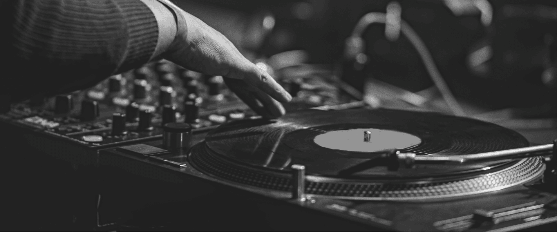 Scott Dewing- The history of the DJ- DJ Decks